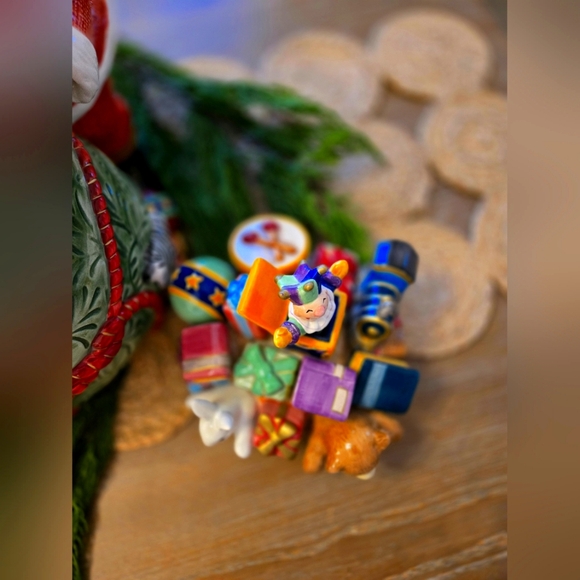 Fitz And Floyd Christmas Cookie Jar 🎅 🍪 - Picture 7 of 10